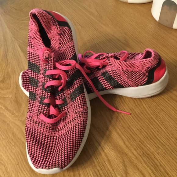 Running Shoes - Picture 8 of 8